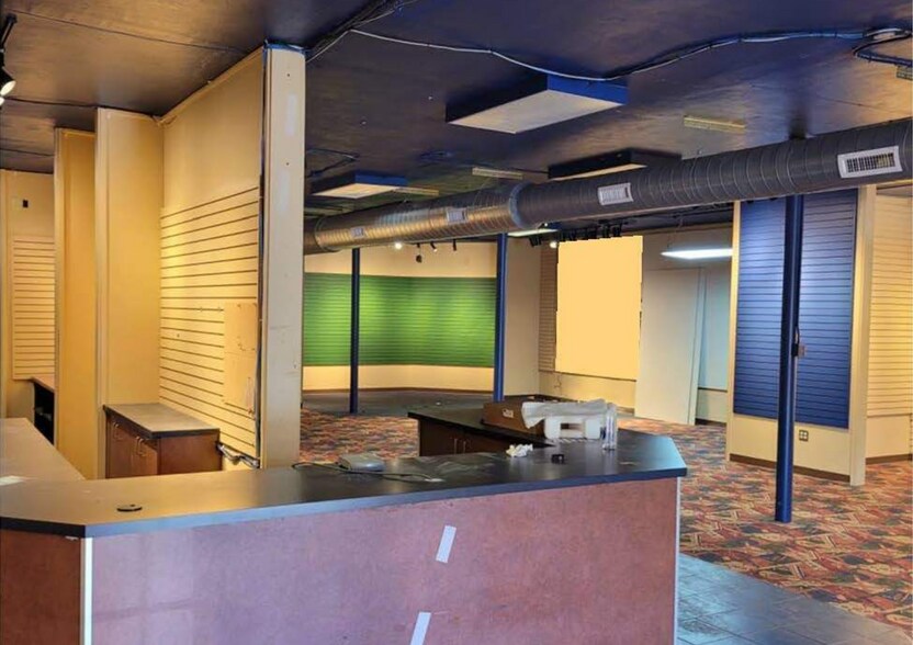 More Photos Of 1939 W Galbraith Rd, Cincinnati Storefront For Sale