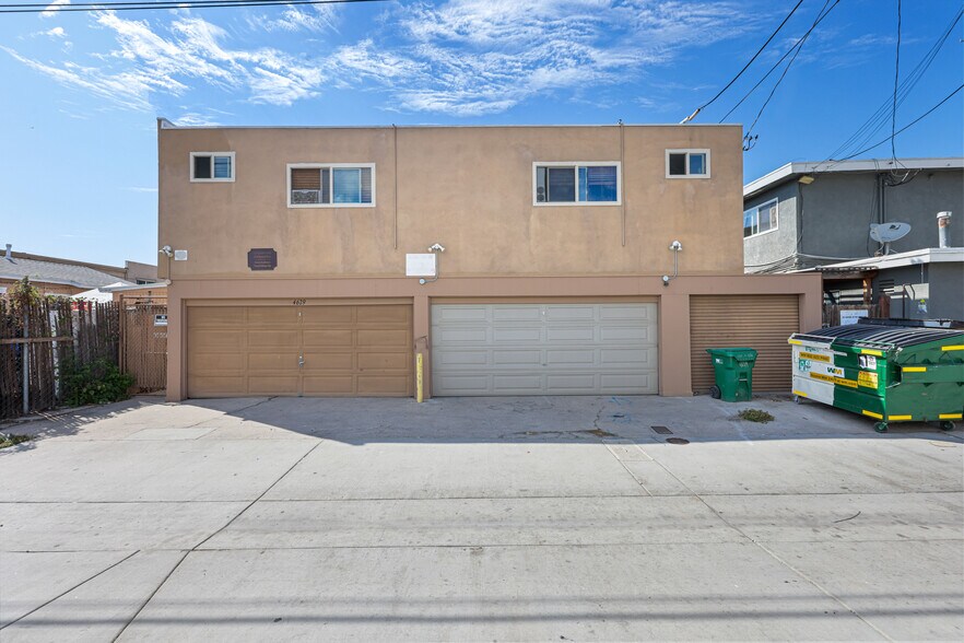 More Photos Of 4629 Bancroft St, San Diego Apartments For Sale