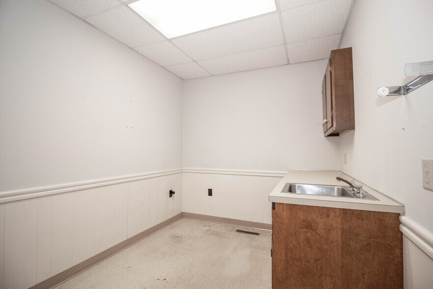 More Photos Of , Rockwell Medical For Lease