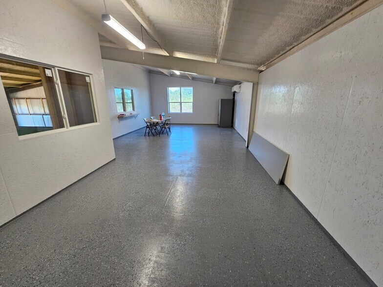 More Photos Of 25819 Ranch Rd, Leander Manufacturing For Sale