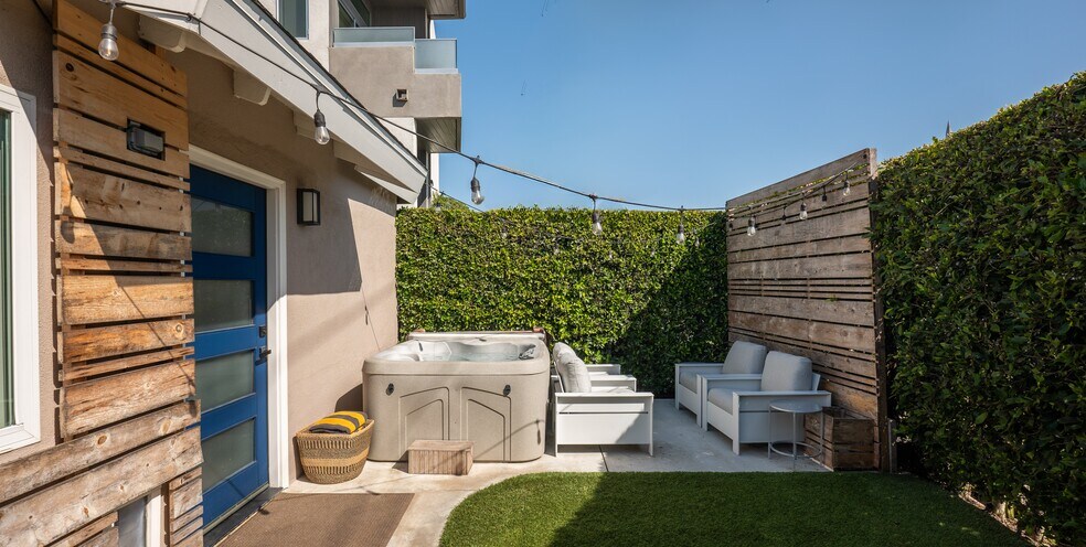 More Photos Of 4852 S Centinela Ave, Los Angeles Multifamily For Sale
