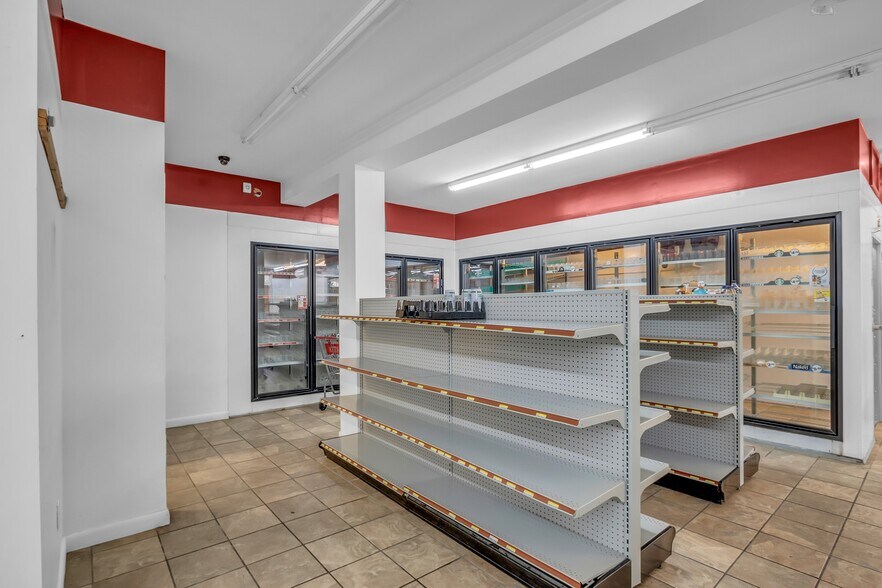 More Photos Of 288 Washington St, Peabody Convenience Store For Sale