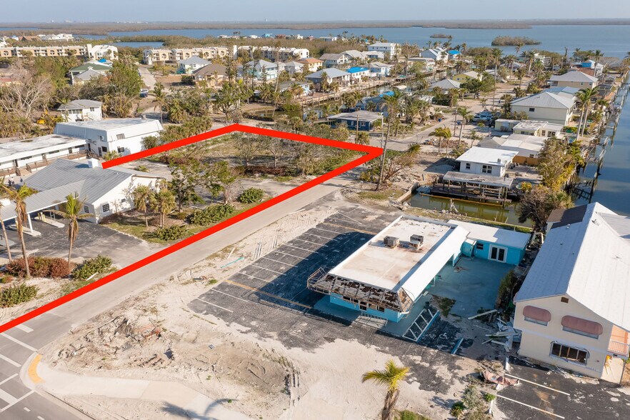 More Photos Of 6061 Estero Blvd, Fort Myers Bank For Sale