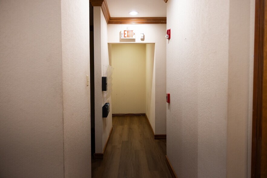 More Photos Of 10225 W Thunderbird Blvd, Sun City Medical For Sale