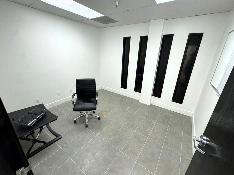 More Photos Of 3585 N Del Sol, Palm Springs Unknown For Lease