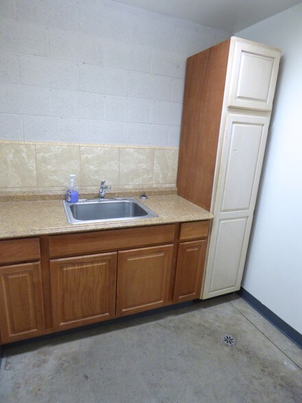 More Photos Of 3608 Griffith Ave, Los Angeles Light Manufacturing For Lease