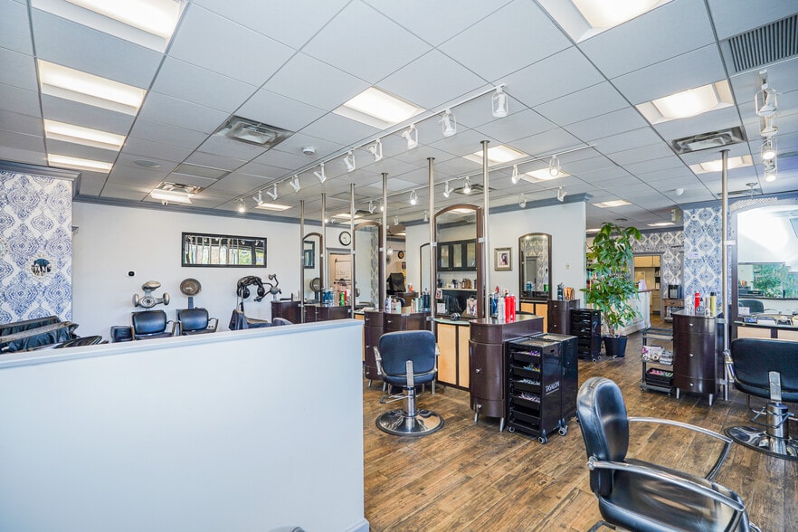 More Photos Of 1605 Forest Ave, Staten Island Storefront Retail Office For Sale