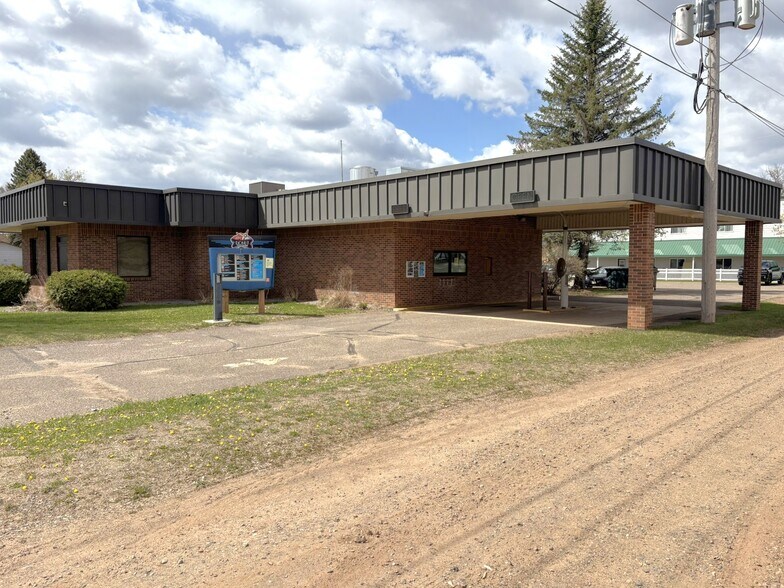 More Photos Of 221 4th St, Ironton Freestanding For Sale