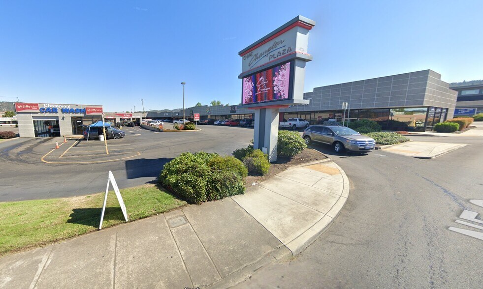 Primary Photo Of 250 NE Garden Valley Blvd, Roseburg General Retail For Lease