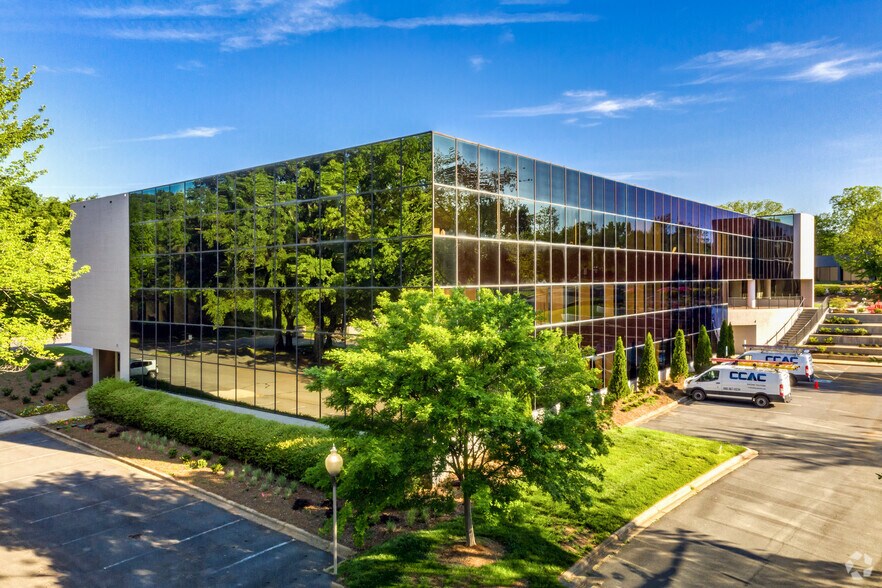 More Photos Of 5550 77 Center Dr, Charlotte Office For Lease