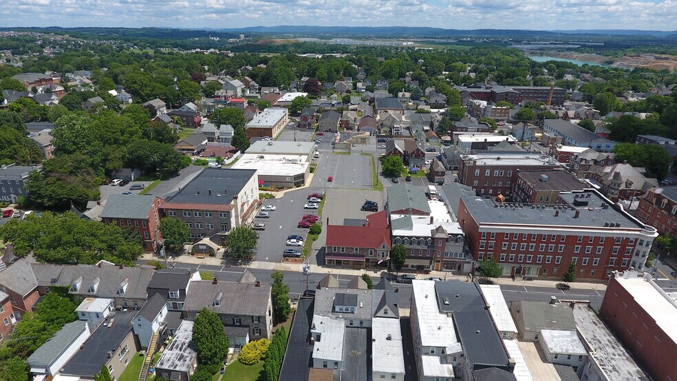 More Photos Of 39 S Main St, Nazareth General Retail For Lease