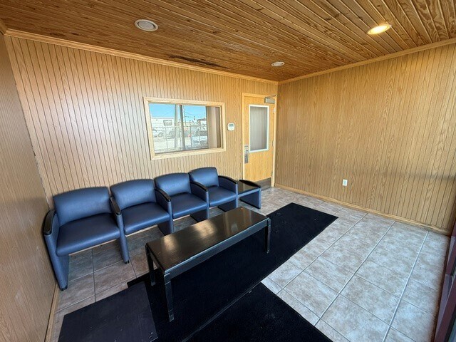 More Photos Of 10110 E 46th Pl, Tulsa Service For Lease