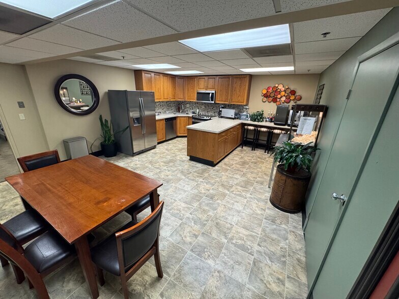 More Photos Of 205 E 11th St, Vancouver Office For Lease