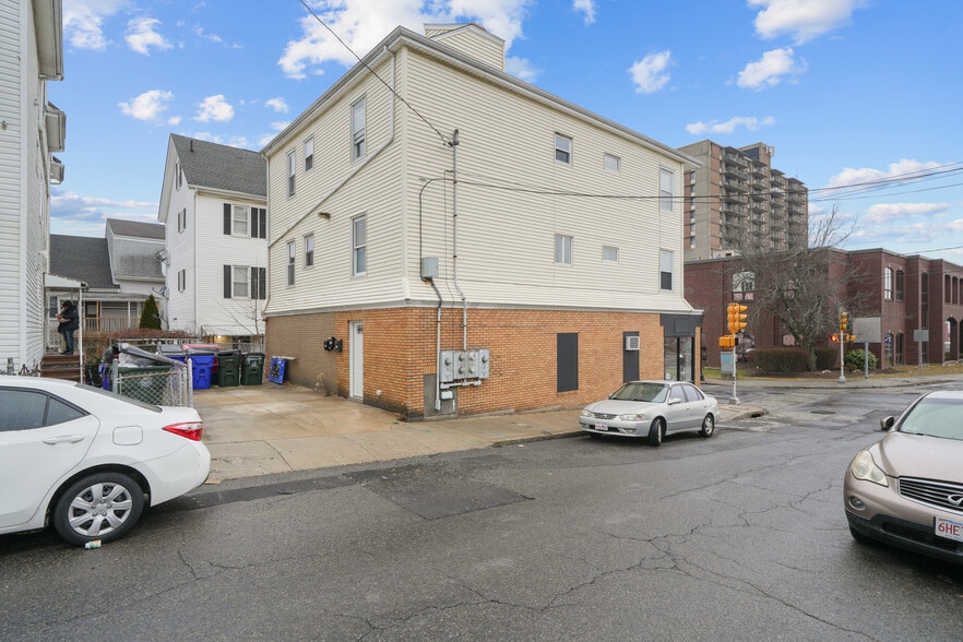 More Photos Of 337 Columbia St, Fall River Apartments For Sale