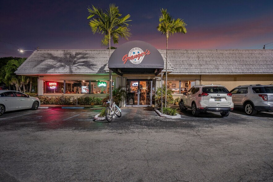 Primary Photo Of 802 SE 5th Ave, Delray Beach Restaurant For Sale