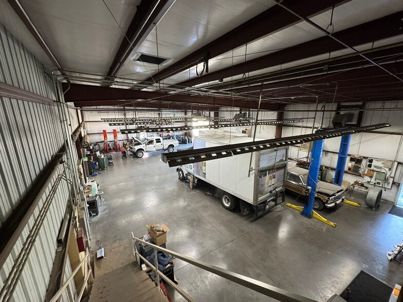 More Photos Of 9440 N 75th Ave, Peoria Warehouse For Lease