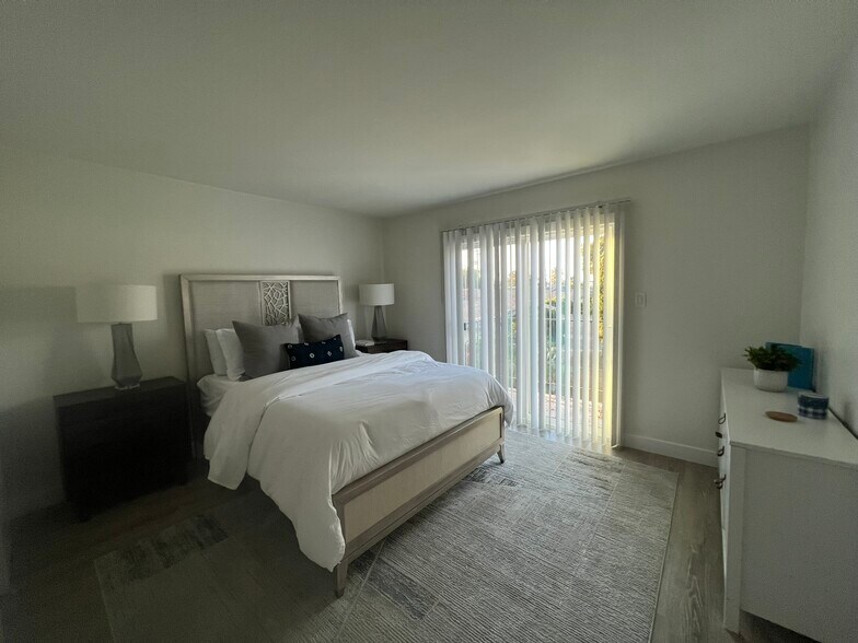 More Photos Of Undisclosed, Costa Mesa Apartments For Sale