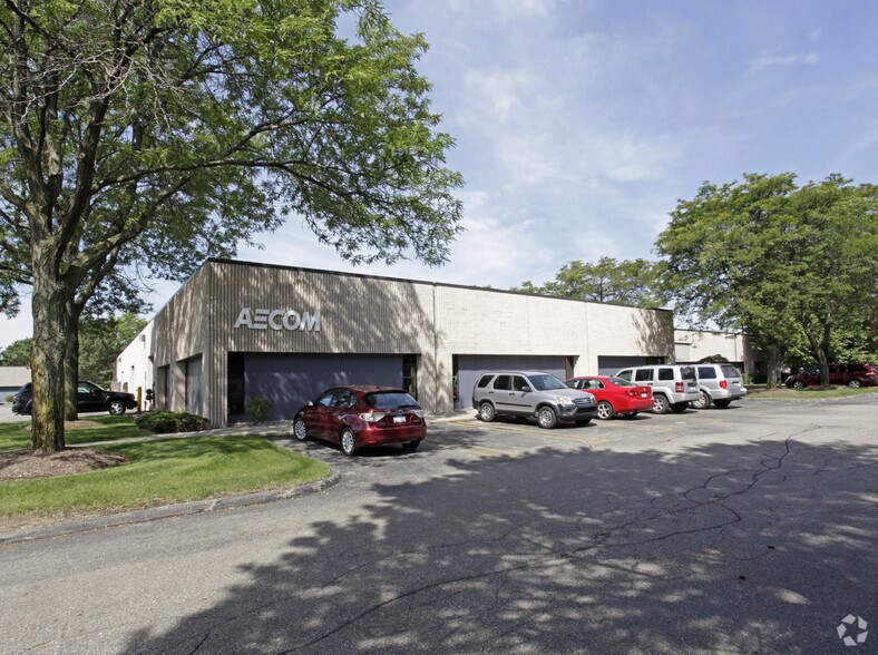 Primary Photo Of 14115 Farmington Rd, Livonia Unknown For Lease