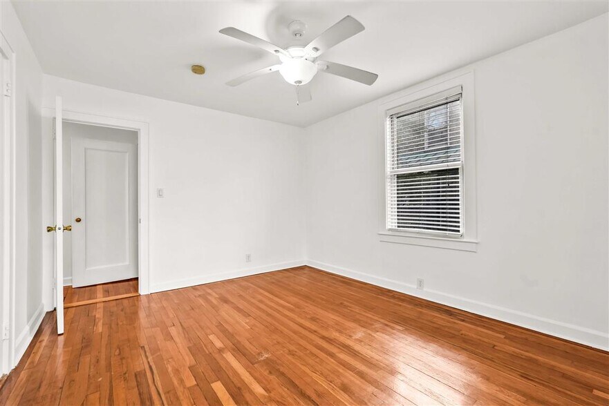 More Photos Of 3930 45th St, Sunnyside Apartments For Sale