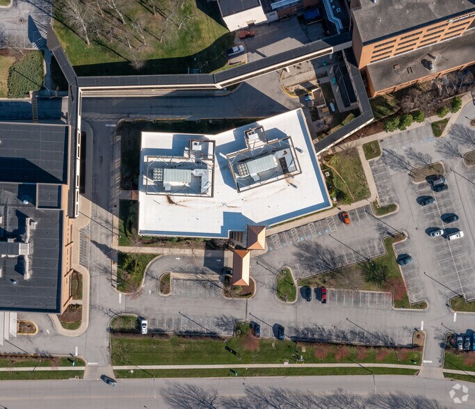 More Photos Of 160 N Eagle Creek Dr, Lexington Medical For Lease