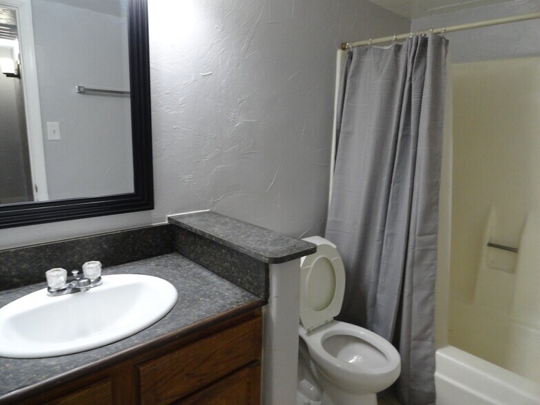 More Photos Of 1620 N Wilmot Rd, Tucson Apartments For Sale