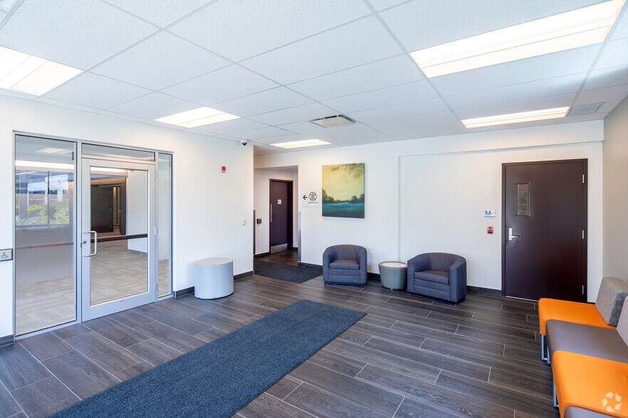 More Photos Of 600 Weber St N, Waterloo Office For Lease