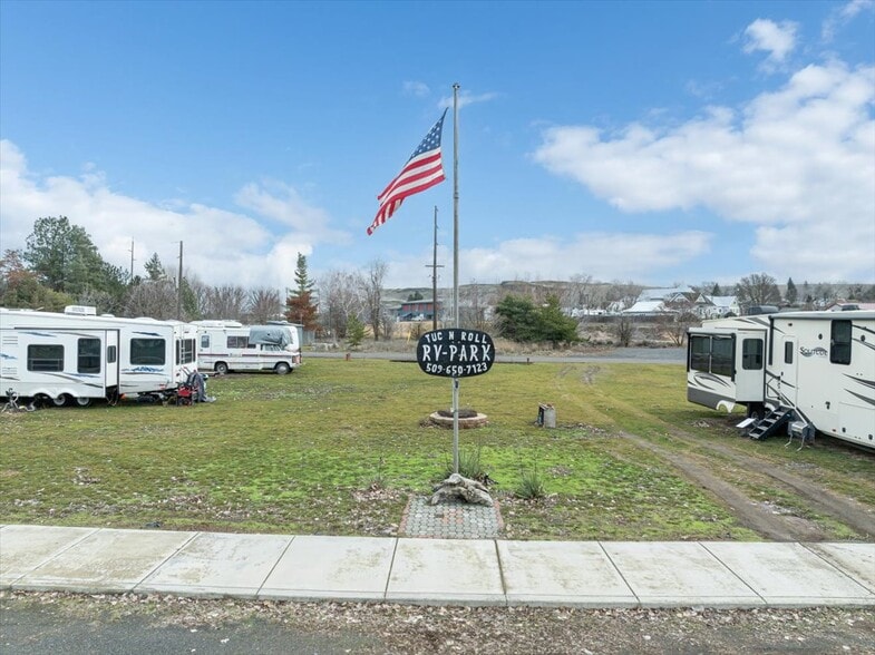 Primary Photo Of 165 N Main St, Washtucna Trailer Camper Park For Sale
