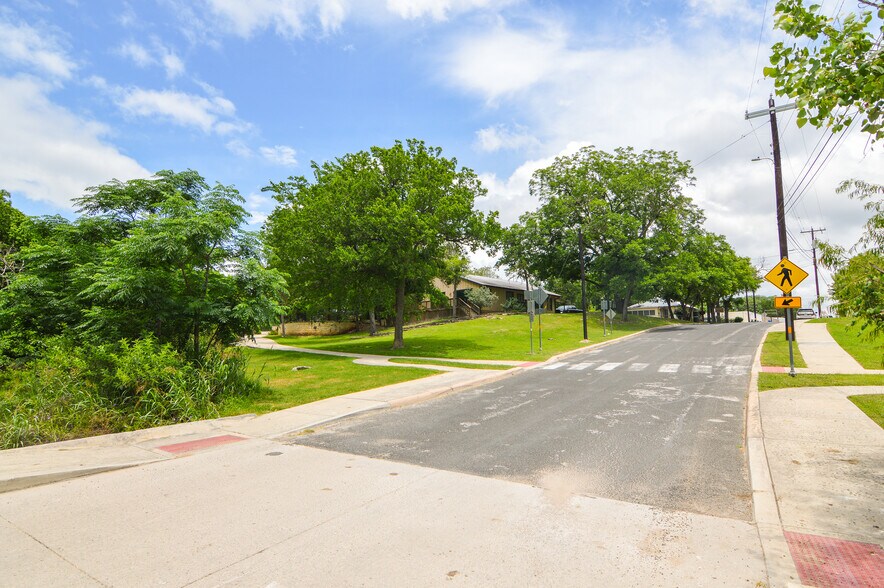More Photos Of 128 W Theissen St, Boerne Land For Sale
