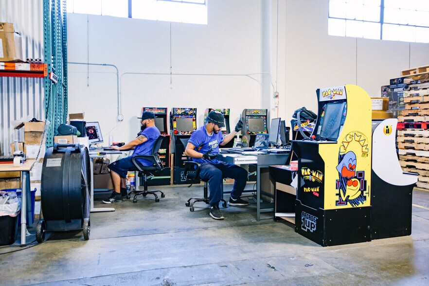 More Photos Of 2700 Louis Henna Blvd, Round Rock Warehouse For Lease