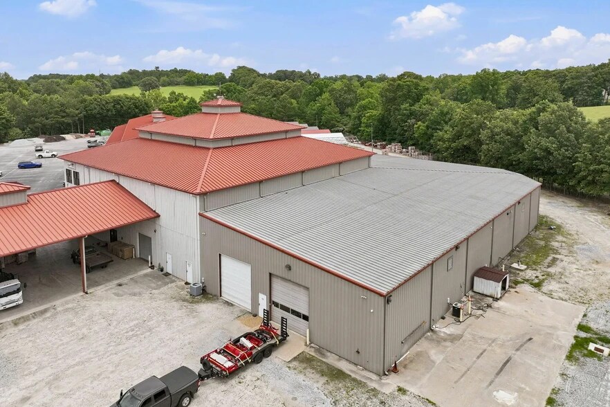 More Photos Of 4336 Cornelia Hwy, Lula Freestanding For Lease