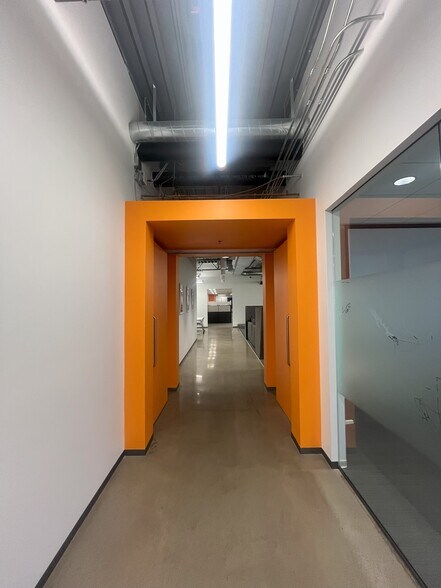 More Photos Of 1860 N 95th Ln, Phoenix Office For Lease