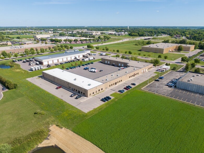 More Photos Of 2120 Howard Dr W, North Mankato Warehouse For Lease
