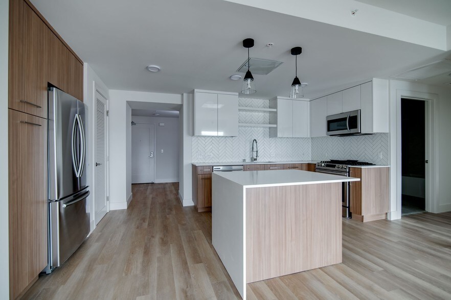 More Photos Of 1640 Broadway, Oakland Apartments For Lease