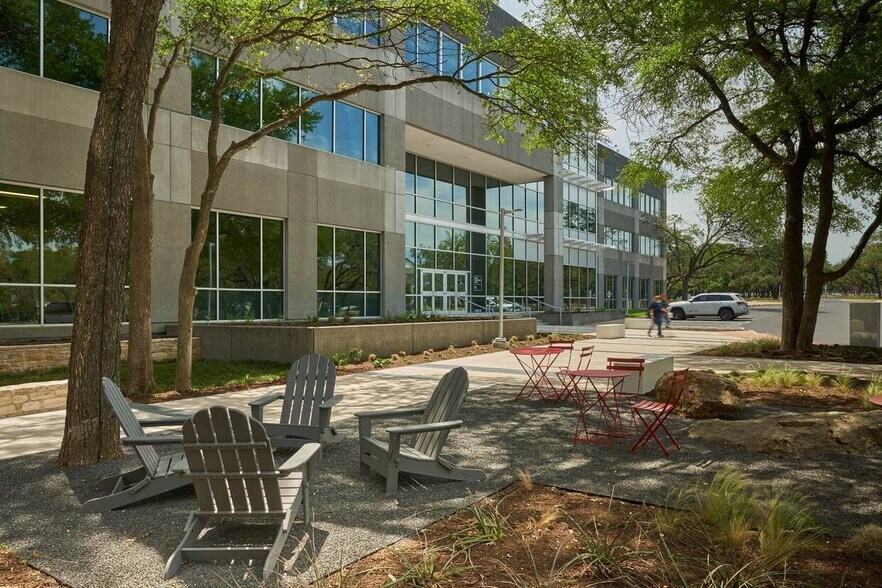 More Photos Of 12357-C Riata Trace Pky, Austin Unknown For Lease