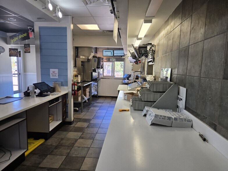 More Photos Of 3550 Isleta Blvd SE, Albuquerque Fast Food For Sale