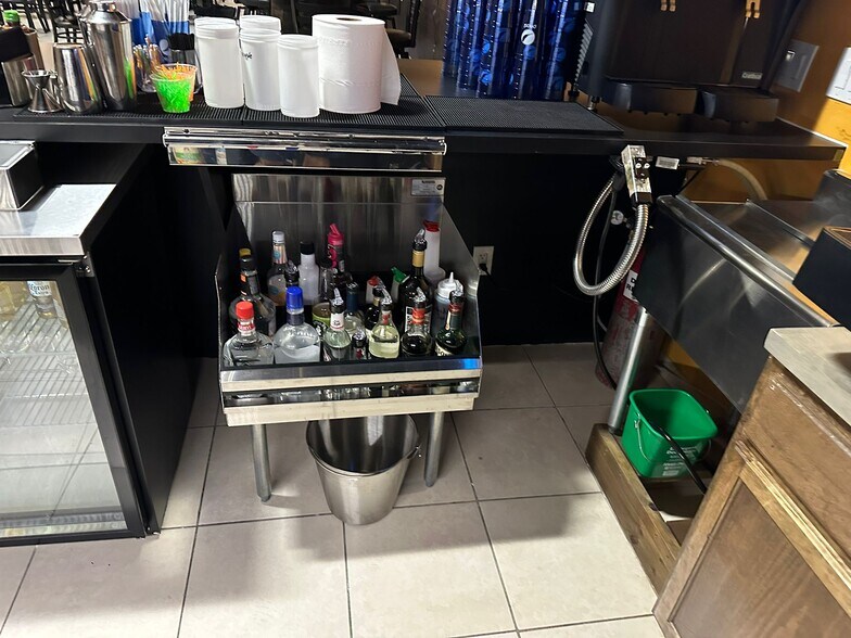More Photos Of 17 NE 1st Rd, Homestead Storefront Retail Office For Sale