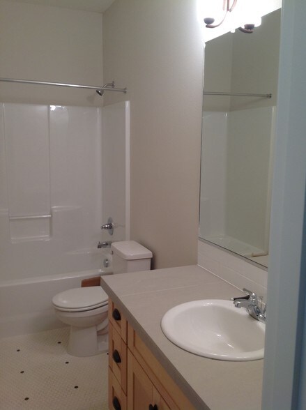 More Photos Of 8320 N Princeton St, Portland Apartments For Sale