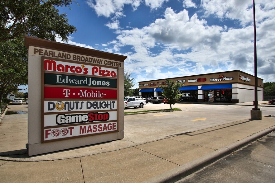 More Photos Of 1510 Broadway St, Pearland Storefront For Lease