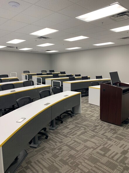 More Photos Of 505 S Market St, San Jose Loft Creative Space For Lease