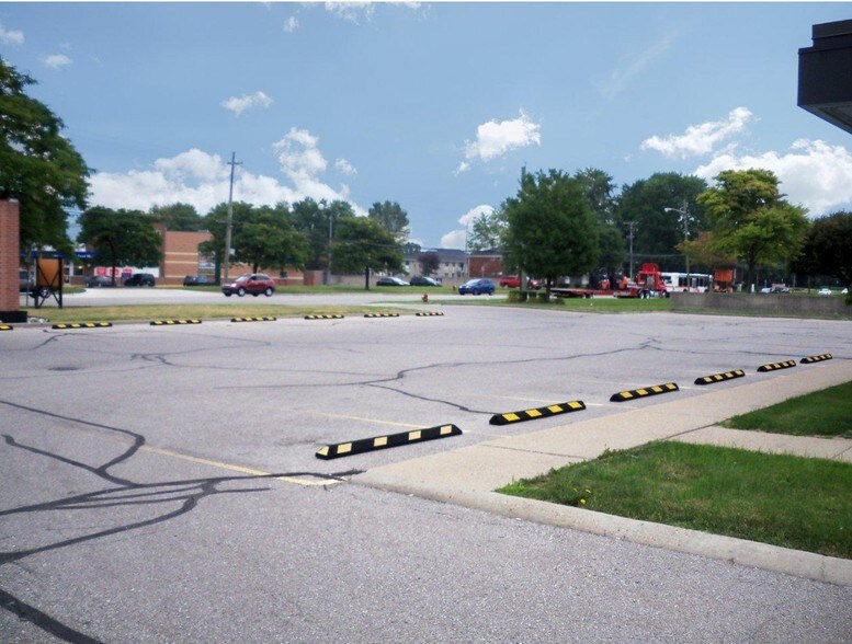 More Photos Of 11700 E 15 Mile Rd, Sterling Heights Bank For Lease