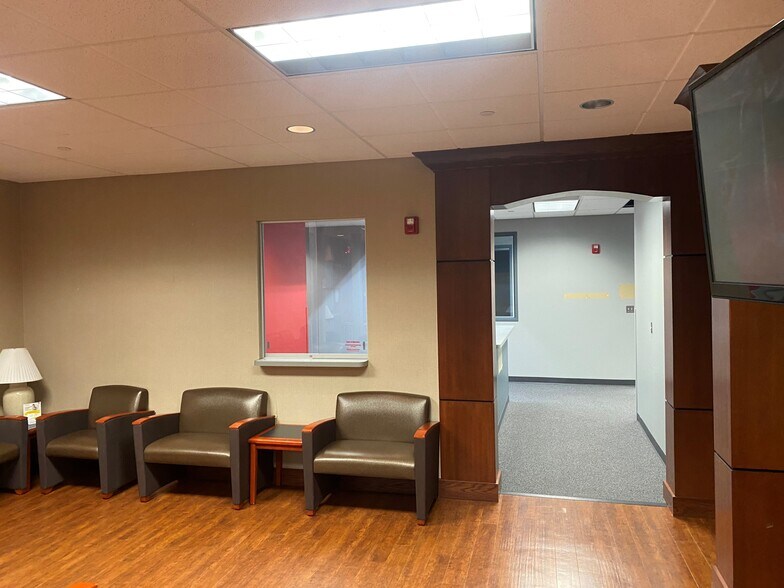 More Photos Of 43475 Dalcoma Dr, Clinton Township Medical For Lease