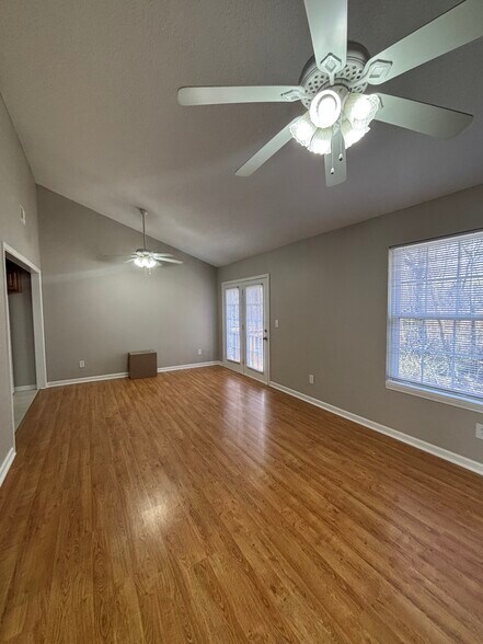 More Photos Of 2820 Plymouth Rd, Johnson City Apartments For Sale