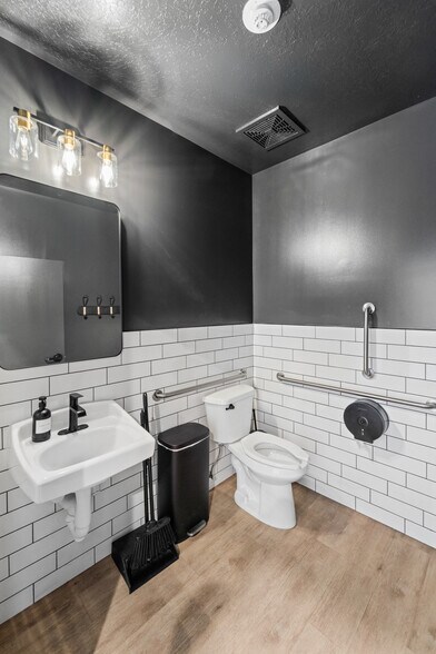 More Photos Of 61 W 3200 N, Lehi General Retail For Sale