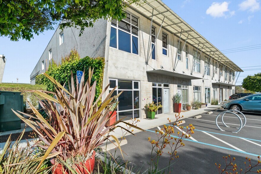 More Photos Of 108 High Rd, Santa Cruz Flex For Sale