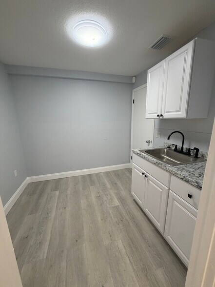 More Photos Of 100 Lake Shore Dr, Altamonte Springs Medical For Lease
