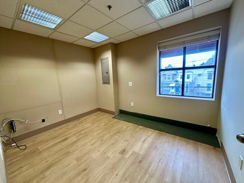 More Photos Of 534-548 Avenue E, Bayonne Office For Sale