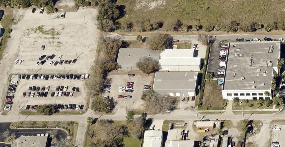 More Photos Of 6018 W Emma St, Tampa Warehouse For Lease