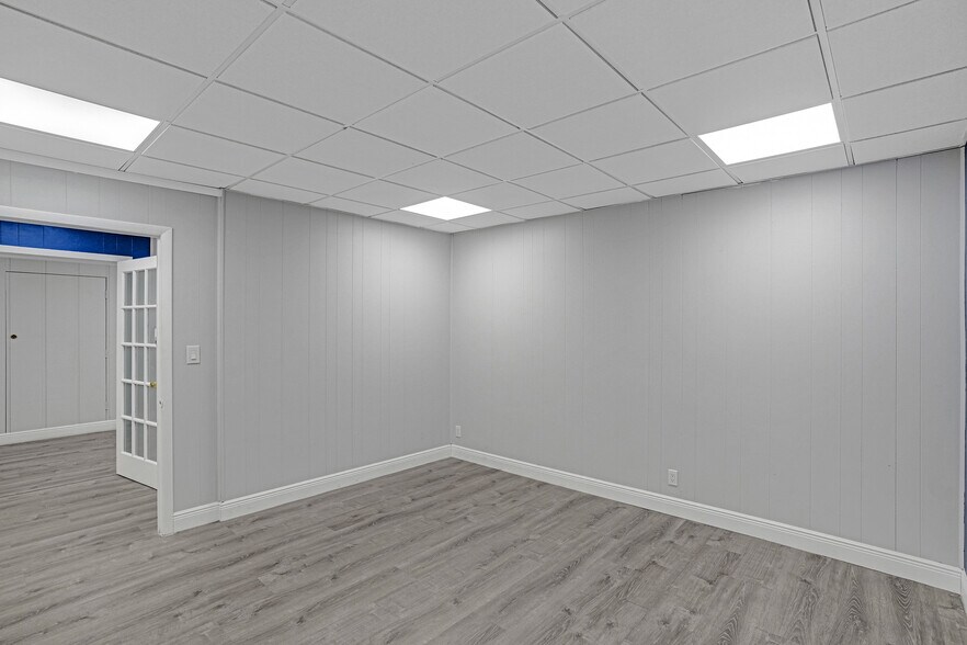 More Photos Of 2419 Hollywood Blvd, Hollywood Medical For Sale