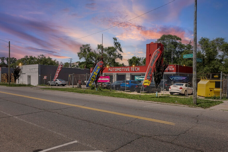 More Photos Of 10200 Whittier, Detroit Auto Repair For Lease
