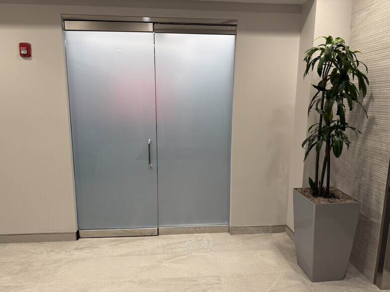 More Photos Of 18140 Burke St, Elkhorn Office For Lease